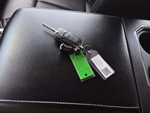 Used 2021 Ford F250 Lariat w/ Lariat Value Package image 31