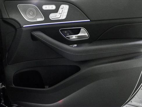 Certified 2025 Mercedes-Benz GLS 450 4MATIC image 21