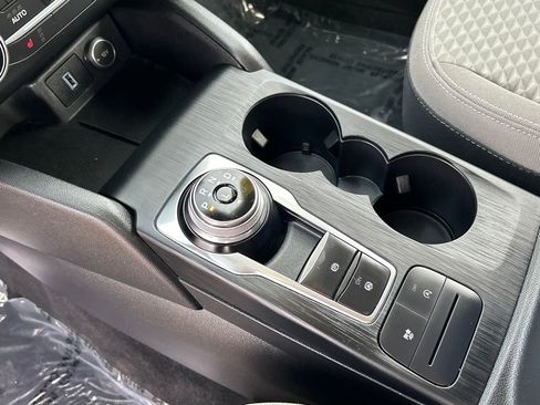 Used 2020 Ford Escape SE image 15