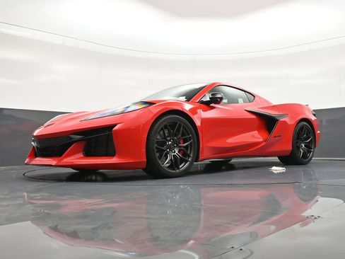 Used 2024 Chevrolet Corvette Z06 w/ Stealth Interior Trim Package RWD image 25
