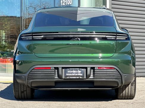 Certified 2025 Porsche Macan 4S Electric image 7