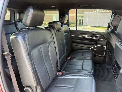 Used 2022 Jeep Wagoneer Series III AWD/4WD image 28