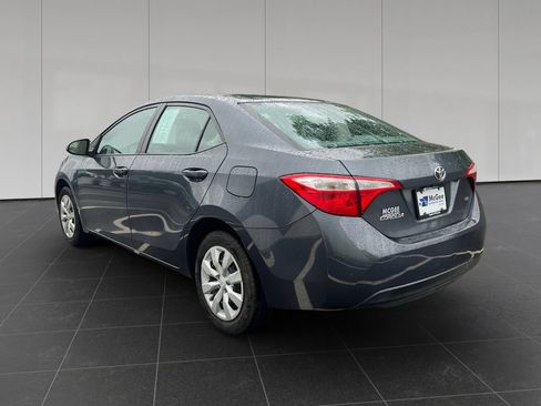 Used 2016 Toyota Corolla LE FWD image 3