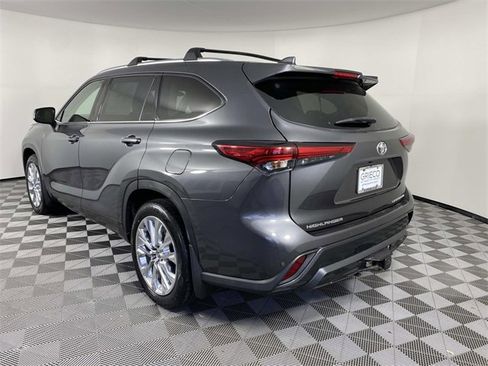 Used 2023 Toyota Highlander Limited image 6