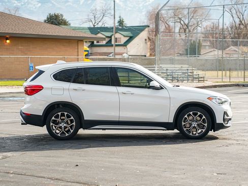 Used 2022 BMW X1 xDrive28i w/ Convenience Package image 4