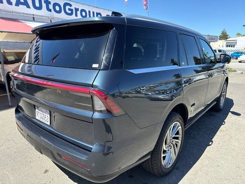 Certified 2025 Lincoln Navigator Reserve AWD/4WD image 5