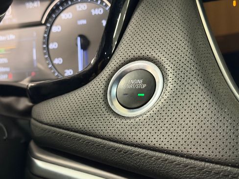 Used 2023 Cadillac XT5 Luxury FWD image 17