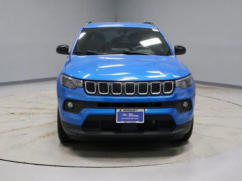 Used 2024 Jeep Compass Latitude AWD/4WD image 7