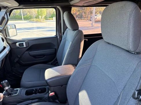 Used 2024 Jeep Wrangler Sport image 21