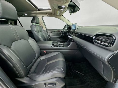 Used 2024 Honda Pilot Touring image 40