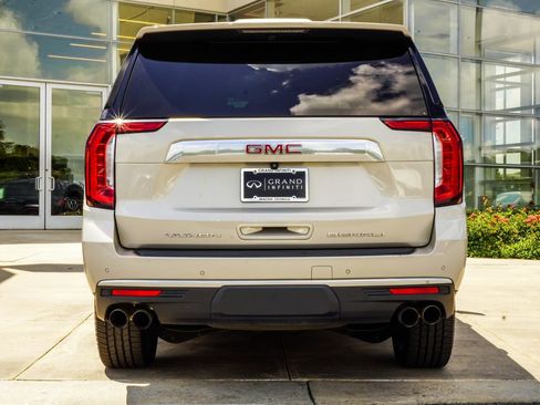 Used 2021 GMC Yukon XL Denali RWD image 11
