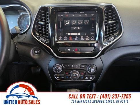 Used 2019 Jeep Cherokee Limited AWD/4WD image 17