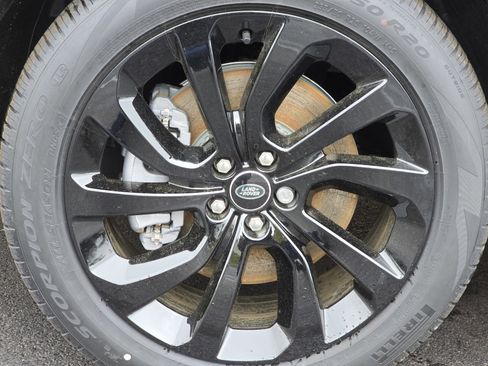 New 2025 Land Rover Discovery Sport S image 39