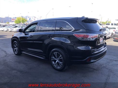 Used 2016 Toyota Highlander XLE w/ Protection Package #3 image 5