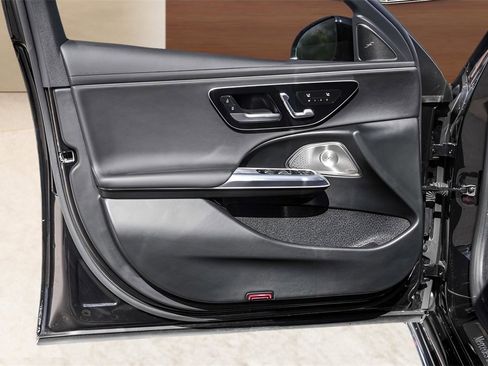 Used 2024 Mercedes-Benz E 350 4MATIC Sedan image 23