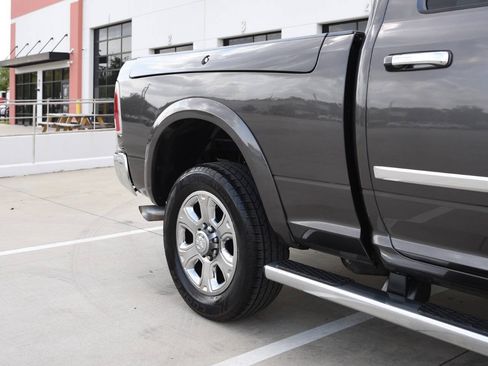 Used 2018 RAM 2500 Laramie w/ Convenience Group AWD/4WD image 11