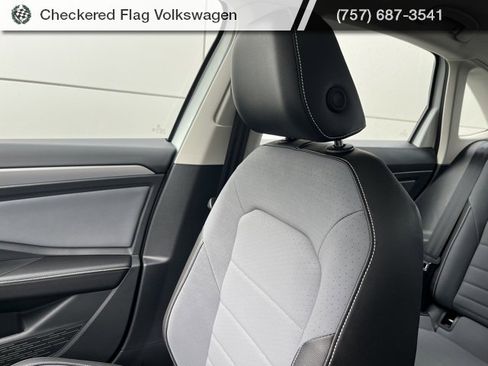 New 2026 Volkswagen Jetta SE image 44