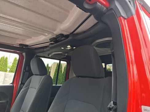 Used 2020 Jeep Gladiator Sport w/ Quick Order Package 24S AWD/4WD image 12