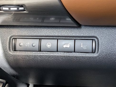 Used 2023 Nissan Pathfinder Platinum image 27