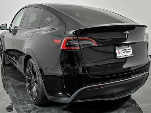 Used 2022 Tesla Model Y Performance AWD/4WD image 7