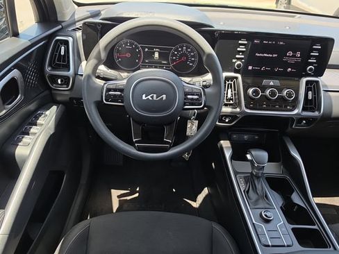 Certified 2023 Kia Sorento LX FWD image 8