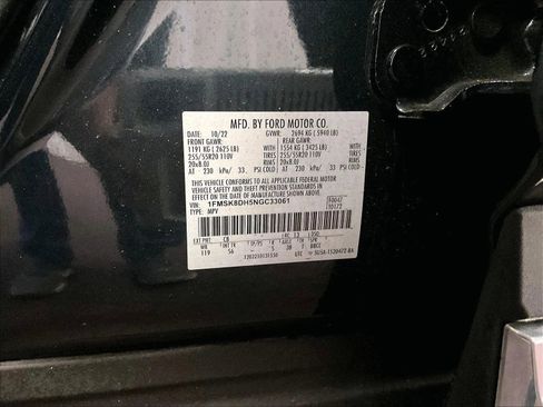 Used 2022 Ford Explorer XLT w/ Equipment Group 202A AWD/4WD image 34