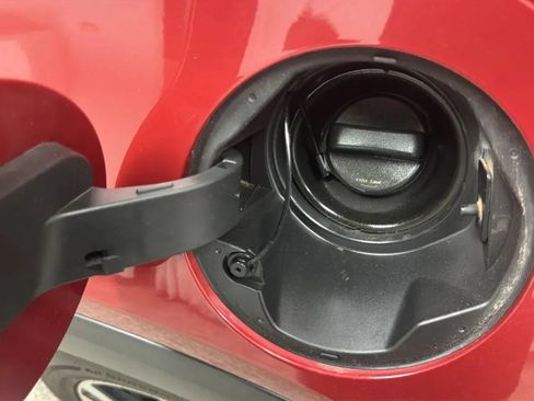 Used 2019 Nissan Kicks SV FWD image 29