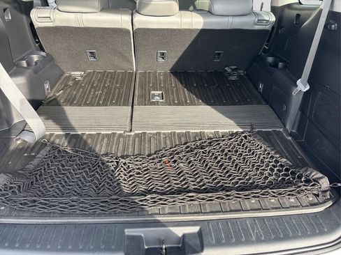 Used 2023 Toyota Highlander XLE image 11