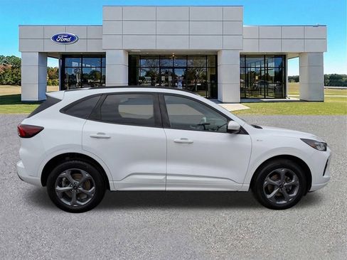 Certified 2023 Ford Escape ST-Line Select w/ Tech Pack #2 image 3