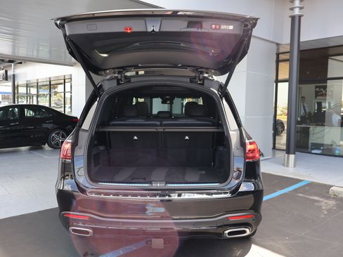 Used 2025 Mercedes-Benz GLS 450 4MATIC w/ AMG Line Exterior image 24
