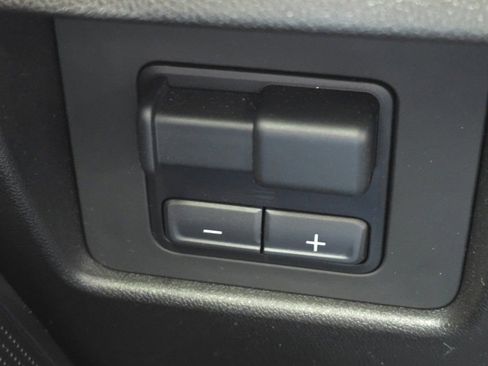 Used 2025 Chevrolet Colorado W/T w/ Advanced Trailering Package RWD image 29