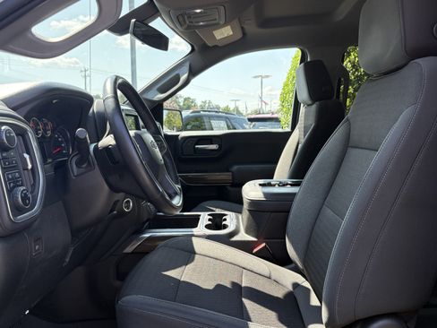Used 2022 Chevrolet Silverado 1500 LT Trail Boss w/ LPO, Dark Essentials Package AWD/4WD image 9