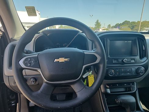 Used 2018 Chevrolet Colorado W/T w/ WT Convenience Package AWD/4WD image 12