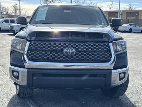 Used 2018 Toyota Tundra SR5 w/ SR5 Upgrade Package image 18