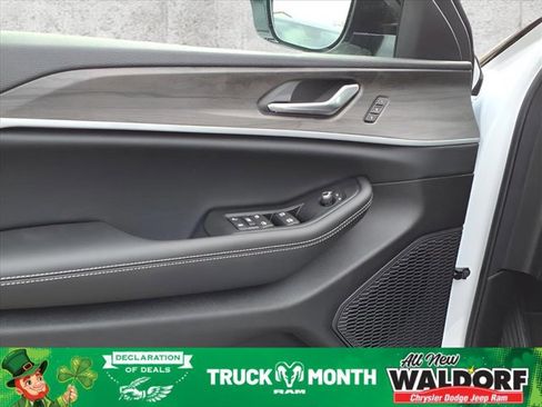 New 2025 Jeep Grand Cherokee Limited image 7