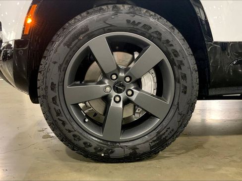 New 2026 Land Rover Defender 110 X-Dynamic SE AWD/4WD image 11