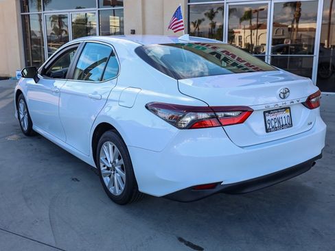Used 2022 Toyota Camry LE image 6