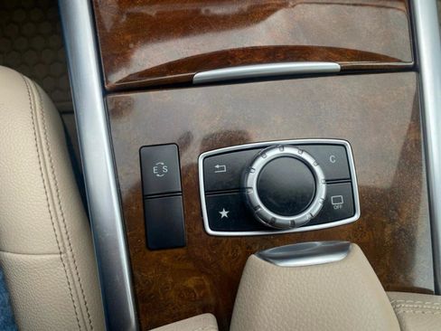 Used 2016 Mercedes-Benz E 350 4MATIC Sedan image 19