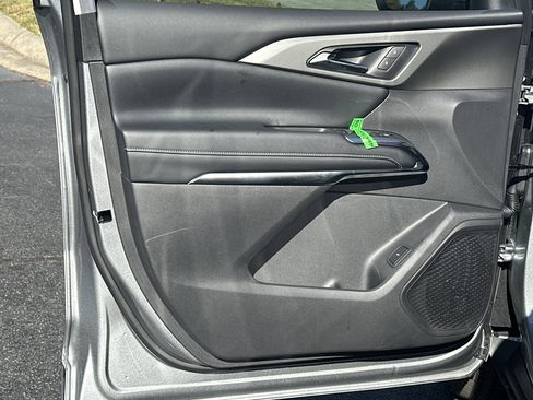 New 2025 Chevrolet Traverse LT w/ Driver Confidence Package image 11