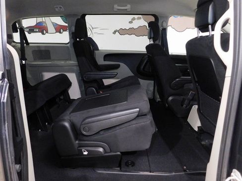 Used 2011 Dodge Grand Caravan SXT image 80