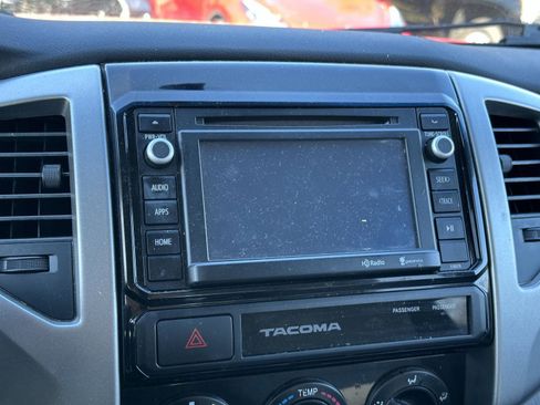 Used 2015 Toyota Tacoma PreRunner image 51