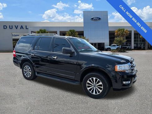Used 2017 Ford Expedition XLT RWD image 2