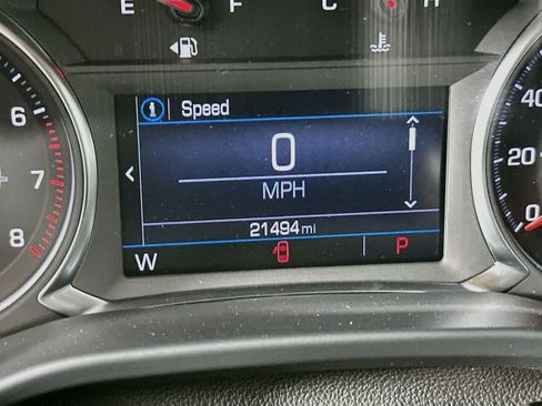 Used 2023 GMC Acadia SLE w/ Elevation Edition FWD image 19