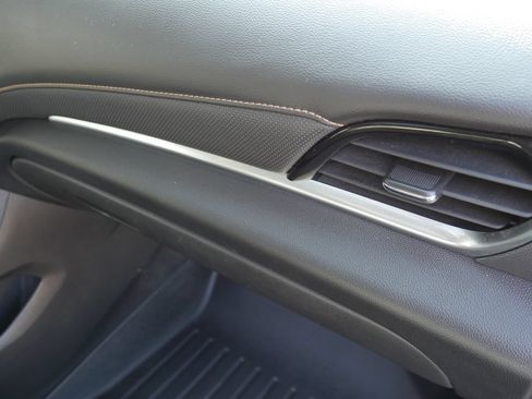 Used 2018 Chevrolet Traverse Premier AWD/4WD image 12