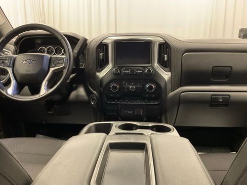 Used 2019 Chevrolet Silverado 1500 LT Trail Boss w/ Convenience Package AWD/4WD image 2