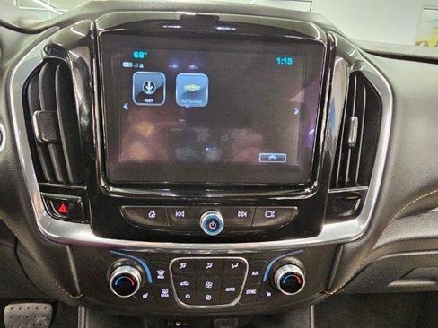 Used 2019 Chevrolet Traverse LT FWD image 21