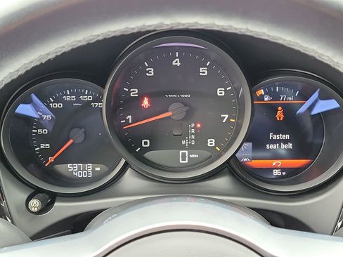 Certified 2018 Porsche Macan AWD/4WD image 37