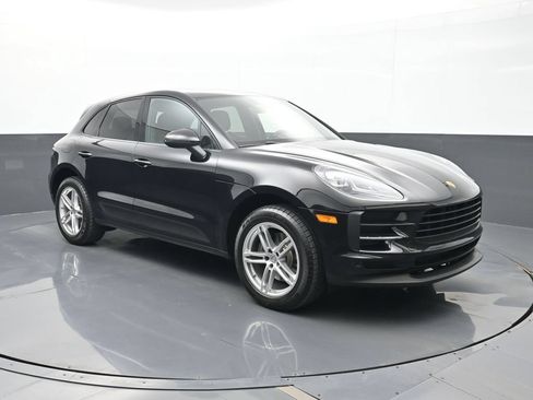 Certified 2020 Porsche Macan AWD/4WD image 25