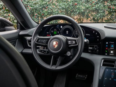 Used 2025 Porsche Taycan 4S image 28