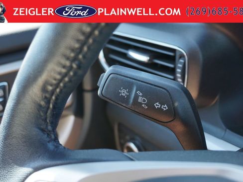 Used 2023 Ford Explorer XLT w/ Equipment Group 202A AWD/4WD image 26